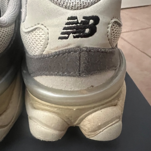 New Balance Kids 9060 Grey/Grey Size 13C - Picture 10 of 16